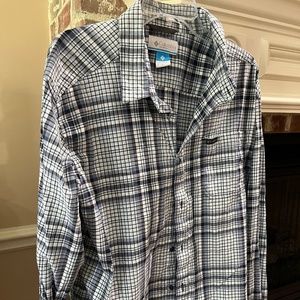 Clean out. Mens button down plaid shirt